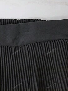 New Fashionable Versatile Pleated Solid Color Mini Skirt Shorts