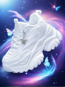 Zapatillas de cuña con plataforma alta con adorno de mariposa de metal plateado para mujer, estilo punk con suela blanca gruesa que aumenta 7CM de altura, regalo versátil, talla grande, cómodas y cálidas zapatillas deportivas para otoño/invierno para mujer adolescente y universitaria, sandalias ligeras y transpirables para uso diario, citas, gimnasio, trabajo, que aumentan la altura