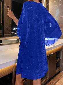 女式亮面宽松V领喇叭袖连衣裙，适合派对场合