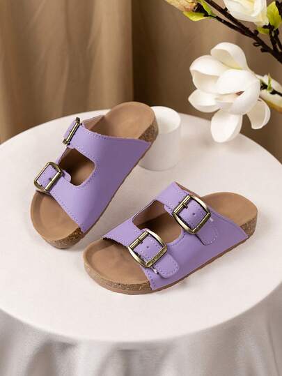 一双时尚儿童人字拖，2025新款儿童舒适软底人字拖，撞色多色凉鞋，波西米亚风凉鞋，凉鞋，适合休闲度假派对的凉鞋，拖鞋，时尚缝线金属扣凉鞋