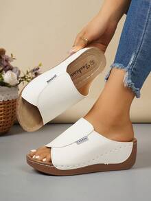 时尚休闲一脚蹬凉鞋，舒适厚底坡跟凉鞋