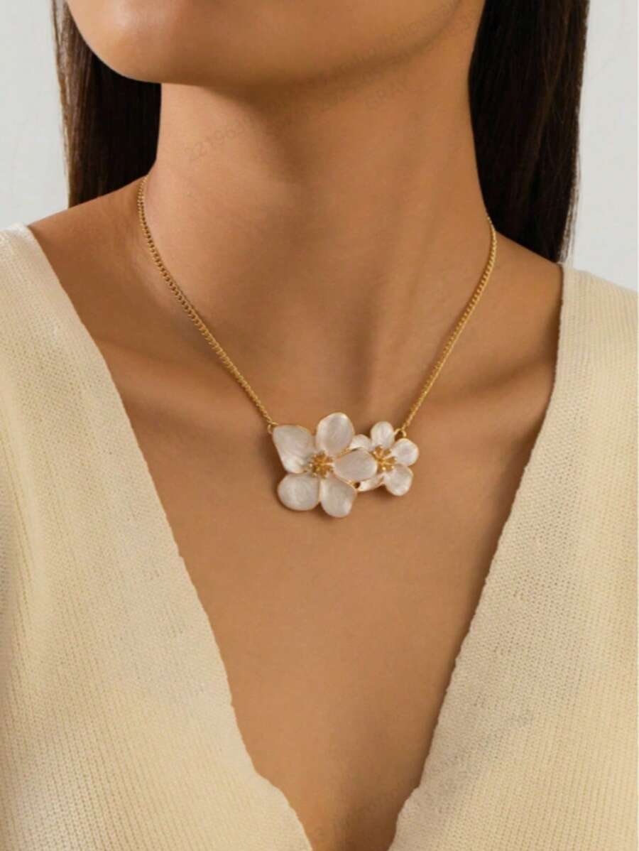 Weiße Blume mit 5 Blütenblättern Anhänger Halskette