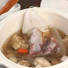 100 pièces de sacs non tissés à cordon de serrage. Sacs pratiques de filtration pour les sachets de thé, la séparation des décoctions de médecine chinoise et des saumures. Sacs non tissés jetables à cordon de serrage.