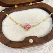 Colar Elegante Feminino de Moissanite Colorido e Deslumbrante, Incrustado com Quatro Moissanites Coloridos - Joias Femininas Ideais para Noivado e Casamento, Presente Perfeito para Dia dos Namorados, Páscoa, Dia das Mães, Ação de Graças e Natal