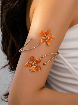 1pc Floral Pendant Europe And America Fashion Chic Style Women Vacation Outfit Open Cuff Bracelet