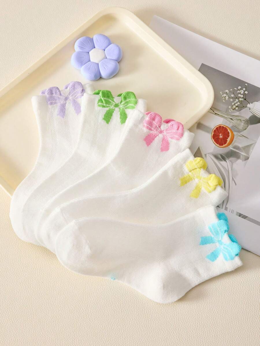 4 đôi tất trẻ em cổ ngắn với nơ 3D nhiều màu sắc, tất trắng dài đến bắp chân, thích hợp mặc đi học, dễ thương và vui nhộn, thể thao và chạy bộ, kiểu công chúa ngọt ngào, phù hợp cho mùa xuân, hè, thu và đông, món quà đáng yêu cho bé gái, phù hợp cho bé từ 1-12 tuổi, màu ngẫu nhiên.