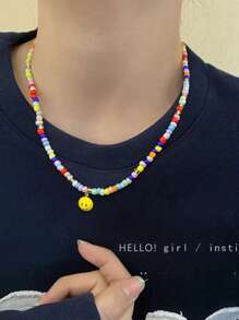Collana con ciondolo a faccia sorridente in perline, collana da uomo minimalista e colorata, collana stile retrò elegante