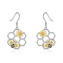 A Set Of 3pcs Fashionable Bee Sunflower Honeycomb Pendant Necklaces, Stylish And Elegant Necklaces, Suitable For Casual Wear, Parties, Weddings, Vacations, Queues, Music Festivals, Perfect Gifts For Girlfriends, Wives, Boyfriends, Daughters, Mothers, And Best Friends As Easter, Mother's Day, Father's Day, Thanksgiving, Halloween, Christmas, Graduation Season, Weddings