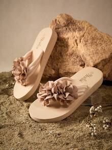 Tropiscape Dép đế dày mới về mùa hè, dép xỏ ngón nhẹ thoải mái khi đi ngoài trời, màu trơn, cỡ lớn 36-45, dép đi biển họa tiết hoa mùa thu Giáng sinh Giáng sinh mùa đông Quà tặng Giáng sinh - Màu Khaki - Xem 1