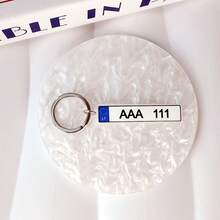 1 Stück Schlüsselanhänger mit individueller Kfz-Kennzeichen Plakette, individueller Name Schlüsselanhänger, individueller Kfz-Kennzeichen Schlüsselanhänger, individueller Nummernschildacryl Schlüsselanhänger, personalisierter Autoschlüsselring, individuelle Kfz-Accessoires für Familienmitglieder, Schulmaterial, Rückkehr zur Schule, Schulgeschenk, für Büro, für Schule, für Klassenzimmer, für Lehrergeschenke, für Jungen und Mädchen, für Teenager, Oberschüler, Studenten, bunt, süß, niedlich, witzig, Kawaii, Y2K, stylisch, individualisiert, ideale Geschenke für ihn, zarte Romantik, Wintermode, Reiseorganizer, 2000er Stil - Schlüsselanhänger aus Stahl + Ring zum Aufhängen - Übersicht 40