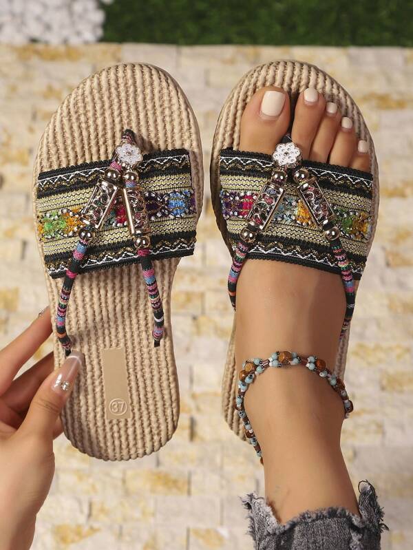 Sandalias planas tipo flip flop tejidas a mano para mujeres 2025, sandalias de playa de moda bohemia para el verano, adecuadas para la playa, fiestas y vacaciones