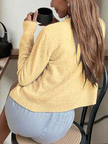 FOR BEAUTY 女士圆领小贝壳纽扣长袖针织开衫，短款，宽松版型，舒适，纯色毛衣外套，新年款 - 淺黃色 - 查看 3