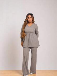 Monochromatic Ribbed Fabric Set Of Ballerina Flare Pants And Hooded Gown With Lanzinha Print Hat Airport LookREF: B268 - 香檳色金屬 - 查看 2