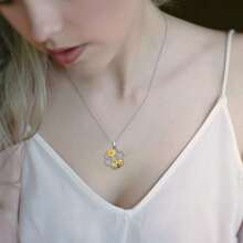 A Set Of 3pcs Fashionable Bee Sunflower Honeycomb Pendant Necklaces, Stylish And Elegant Necklaces, Suitable For Casual Wear, Parties, Weddings, Vacations, Queues, Music Festivals, Perfect Gifts For Girlfriends, Wives, Boyfriends, Daughters, Mothers, And Best Friends As Easter, Mother's Day, Father's Day, Thanksgiving, Halloween, Christmas, Graduation Season, Weddings
