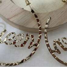 1 Pair Minimalist Metal Queen Exaggerated Hoop Earrings