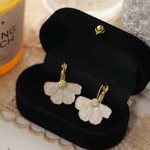 1 Pair Flower Design Earrings, Suitable For Formal Occasions - White - View 3