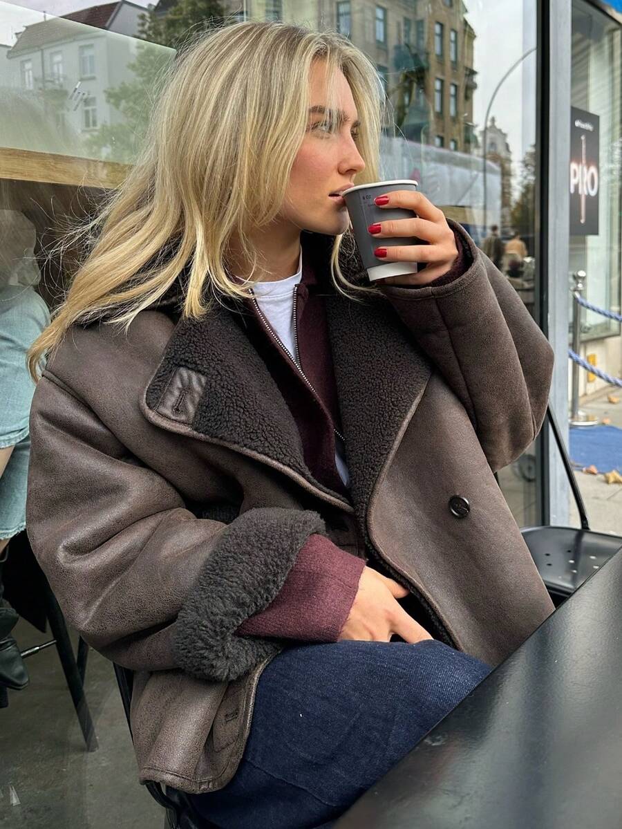 羊羔绒夹克女秋冬拼布翻领长袖女外套休闲宽松街头保暖女士外套 - 棕色 - 查看 1