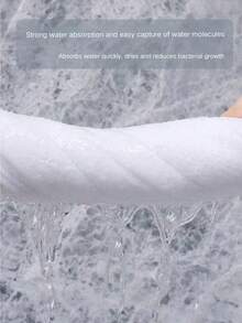 速干浅蓝色条纹沙滩巾 - 紧凑型涤纶混纺，非常适合泳池、露营和海滩郊游 - 大尺寸，易于携带，理想的旅行配件和礼物，游泳毛巾海滩必需品