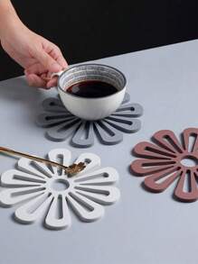 2Pcs Creative Nordic Style Thickened Table Mat, Heatproof Pad, Flower Pattern Non-Slip Coaster For Dining Table, Plate, Tea Cup,Floral Design Non-Slip Washable Table Coaster Home Decor,Home Decoration,For Kitchen,Bedroom,Household,Office,School,Christmas