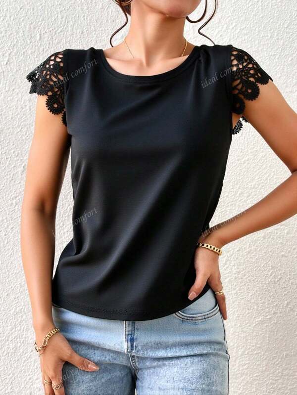 Camiseta casual e para encontros noturnos com patchwork de renda elegante e cruzado
