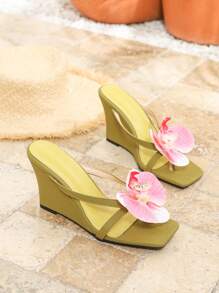 Sandalias tipo mula estilo boho con estampado floral para tallas grandes, con diseño minimalista de dedo cuadrado y tacón en bloque, versátiles para uso en exteriores