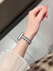 1 pièce Bracelet de montre en acier inoxydable fin et argent avec sangle en résine, compatible avec les séries Apple Watch 10, 9, 8, 7, SE, 6, 5, 4, 3, 2, 1. Bracelet de montre en métal élégant et à la mode pour femmes, compatible avec les bracelets de montre de 45 mm, 41 mm, 40 mm, 44 mm, 38 mm, 42 mm, 46 mm, Ultra2 49 mm. Bracelet de montre intelligent compatible avec les bracelets Apple Watch, accessoires de bracelet de montre, bracelet de montre compatible avec Apple Watch, bracelet pour montre intelligente