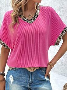 亮粉色豹纹拼布绳纹V领T恤上衣