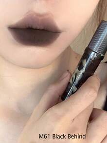 GIRLCULT Betrayal Behind M61+J79，浓郁光泽，丝绒哑光双色唇膏，轻盈持久，滋润不油腻，全天候持妆，艺术雕琢，职场时尚，约会必备，3.8克/0.13盎司 + 3.5毫升/0.12液盎司 - Behind the Betrayal - 查看 3