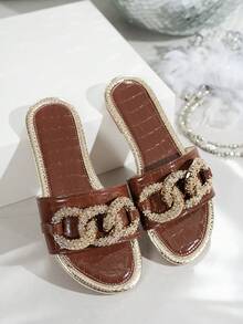 Giày sandal đế bằng hở mũi mùa hè cho nữ có dây xích vàng, thoải mái khi đi biển và dự tiệc - Màu nâu Sô-cô-la - Xem 6