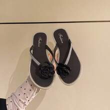 Sandalias planas con decoración de rhinestones para mujeres, nuevos modelos 2025 de verano, chancletas tipo hada de estilo chic para exterior y playa