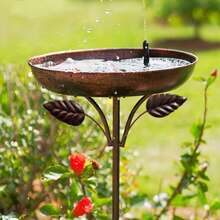 1 pieza Bañera de pájaros de metal vintage con forma de hoja, comedero y fuente de pájaros independiente, con base de 5 puntos, bañera de pájaros de hierro decorativa para exteriores, bañera de pájaros de hierro resistente para exteriores con estaca - Perfecto para decoración de jardín, patio y césped - Bronce - Ver 1