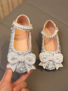 2026新款时尚百搭加大码粉色女童珍珠水钻蝴蝶结装饰可爱平底鞋，圆头，适合春秋季日常穿着、跳舞、户外活动，闪亮装饰闭趾公主芭蕾舞鞋，尺码偏小半码 - 銀色 - 查看 2