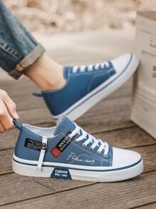 Nuove scarpe sportive casual in tela per uomo taglia extra large 2025, scarpe da skate, versatili per jeans e abbigliamento sportivo