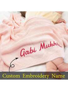 Manta bordada personalizada con nombre, manta de bebé personalizada, manta tejida con nombre personalizado en color, mantas de bebé personalizables para niñas/niños, regalos de cumpleaños para niños pequeños, regalos para baby shower, regalos para bebés niña, el primer regalo para su hijo, aniversario, artículos esenciales para bebés recién nacidos, regalos perfectos, amigos, familia, duradera, transpirable, ligera, lavable, divertida, linda, amor, suave, cómoda, elegante, simple, personalizada, única, regalos ideales para él, regalos ideales para ella, él, ella, novio, novia, papá, mamá, familia, amigos, para aniversarios, para el Día de la Madre, para cumpleaños, para el Día de San Valentín, para graduaciones, para el Día del Padre, para bodas, para inauguración de casa, sofá, cama, coche, sala de té, dormitorio, baño, sala de estar, comedor