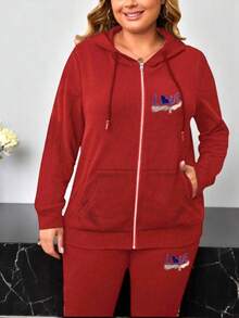 Conjunto deportivo informal de talla grande para mujer: sudadera con capucha, manga larga, cordón ajustable y bolsillo con cremallera; pantalón largo y top de tejido elástico medio. - Rojo - Ver 1