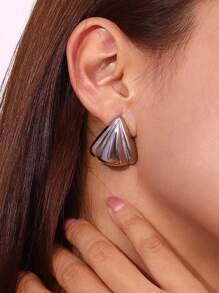 Aretes de acero inoxidable con diseño geométrico triangular de estilo metálico simple, elegante joyería de moda para damas como regalo del Día de San Valentín