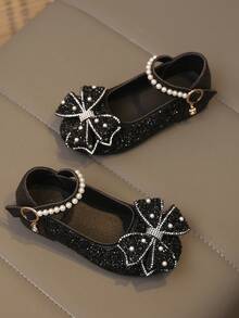 2026新款时尚百搭加大码粉色女童珍珠水钻蝴蝶结装饰可爱平底鞋，圆头，适合春秋季日常穿着、跳舞、户外活动，闪亮装饰闭趾公主芭蕾舞鞋，尺码偏小半码 - 黑色 - 查看 5