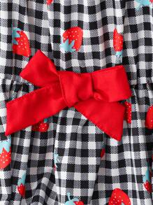 Little Girl's Black & White Checkered Vacation Dress Square Neck Short-Sleeve Strawberry Print Dress With Bow Detail Stretchy Waist A-Line Dress For Summer - Perfect For Park Outings & Beach Trips
