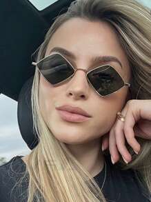 1pc Y2K Stylish All-In-One Versatile Women Fashion Glasses, Suitable For Daily Wear, Street Photography, Vacation, Beach Accessories In Summer