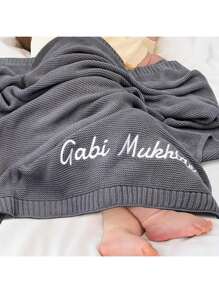 Manta bordada personalizada con nombre, manta de bebé personalizada, manta tejida con nombre personalizado en color, mantas de bebé personalizables para niñas/niños, regalos de cumpleaños para niños pequeños, regalos para baby shower, regalos para bebés niña, el primer regalo para su hijo, aniversario, artículos esenciales para bebés recién nacidos, regalos perfectos, amigos, familia, duradera, transpirable, ligera, lavable, divertida, linda, amor, suave, cómoda, elegante, simple, personalizada, única, regalos ideales para él, regalos ideales para ella, él, ella, novio, novia, papá, mamá, familia, amigos, para aniversarios, para el Día de la Madre, para cumpleaños, para el Día de San Valentín, para graduaciones, para el Día del Padre, para bodas, para inauguración de casa, sofá, cama, coche, sala de té, dormitorio, baño, sala de estar, comedor