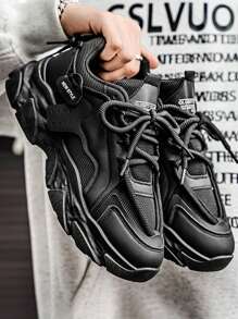Tênis esportivos respiráveis masculinos de malha, calçados pretos estilo rua juvenil