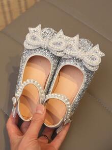 2026新款时尚百搭加大码粉色女童珍珠水钻蝴蝶结装饰可爱平底鞋，圆头，适合春秋季日常穿着、跳舞、户外活动，闪亮装饰闭趾公主芭蕾舞鞋，尺码偏小半码 - 銀色 - 查看 9