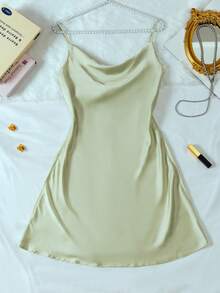 全新绿色仿丝性感睡衣，丝滑缎面飘逸领口高端吊带睡袍，抢手 - 綠色 - 查看 6