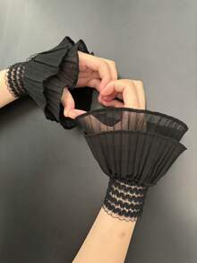 1 Pair Women's Fabric Lace Hollow Ruffled Fake Cuffs - White - View 2