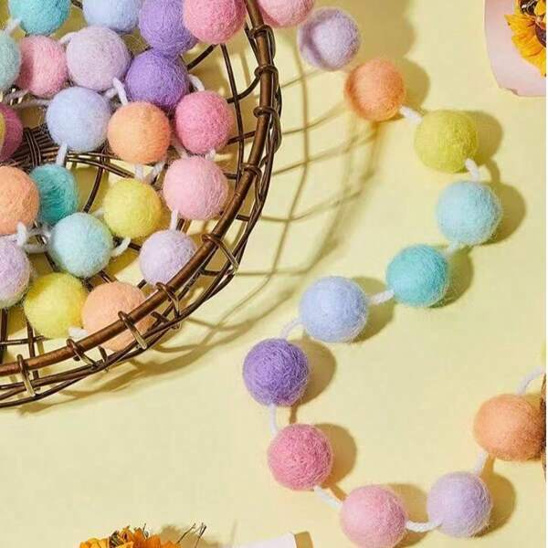 1 Pack Of 30pcs Pom Pom Garland, Suitable For Halloween, Christmas, Wedding, Birthday Party Decoration, Home Photo Shoot, Decoration, Macaron Color Christmas, Furry Ball String Hanging Ornament, Colorful Round Ball Felt Pom Pom Party Decoration, Hanging Scene Layout Ornament