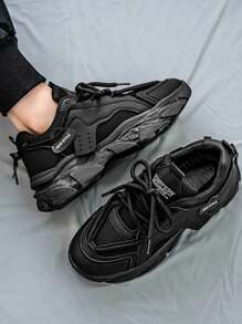 Tênis esportivos respiráveis masculinos de malha, calçados pretos estilo rua juvenil