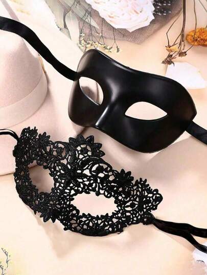 2PCS Black Lace And Plastic Couple Makeup Masks Are Designed For Both Men And Women, Offering An Elegant Choice For Events Such As Masquerade Balls, Halloween Carnival Parties, Or Valentine's Day Celebrations