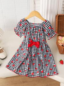Little Girl's Black & White Checkered Vacation Dress Square Neck Short-Sleeve Strawberry Print Dress With Bow Detail Stretchy Waist A-Line Dress For Summer - Perfect For Park Outings & Beach Trips
