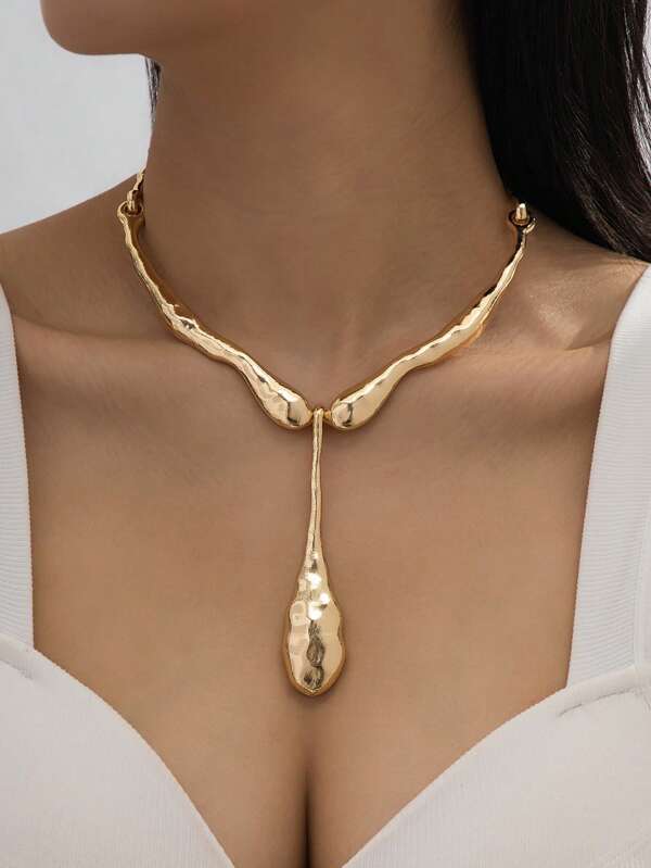 1pc Fashionable Punk Style Exaggerated Gold Metal Asymmetrical Water Drop Pendant Necklace, Suitable For Daily Wear, Banquet, Party