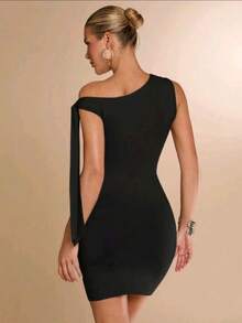 Vestido Curto Assimétrico Elegante e Versátil Liso com Detalhe de Torção no Decote Sem Manga Ideal Para Encontros Casuais Noturnos de Dia e Verão - Preto - Visão 3